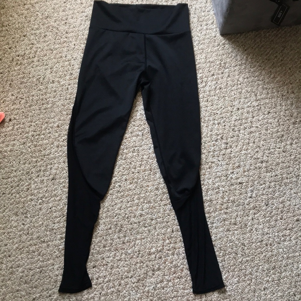 Black leggings With Mesh Detailing